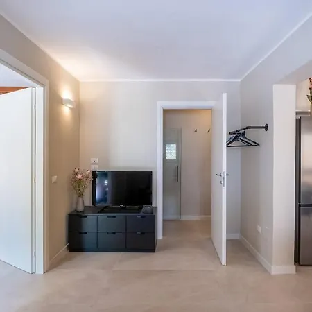 Fram Luxury - Via Leonardo Da Vinci Lecce